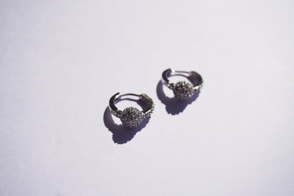 Huggies con bolita de zirconia