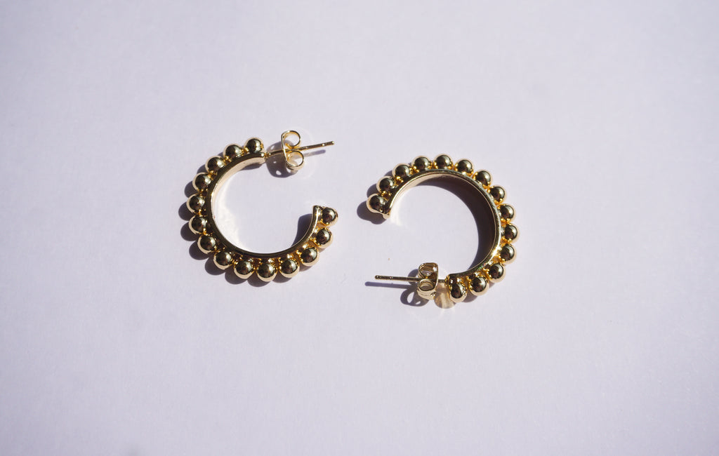 Arracada dorada bolitas