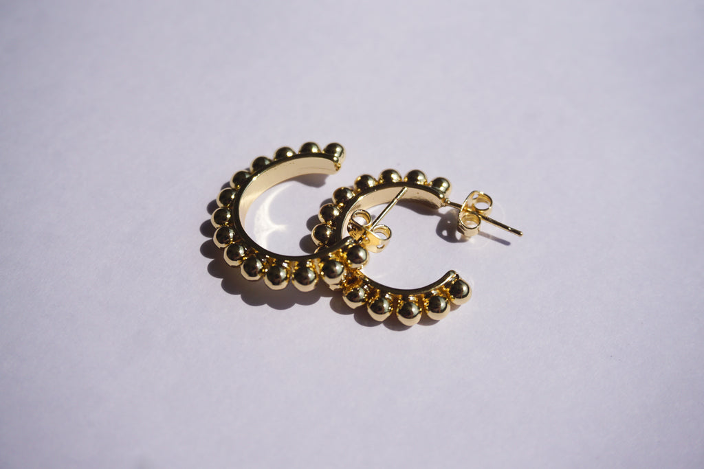 Arracada dorada bolitas