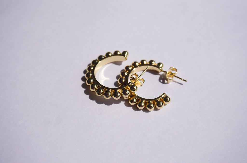 Arracada dorada bolitas