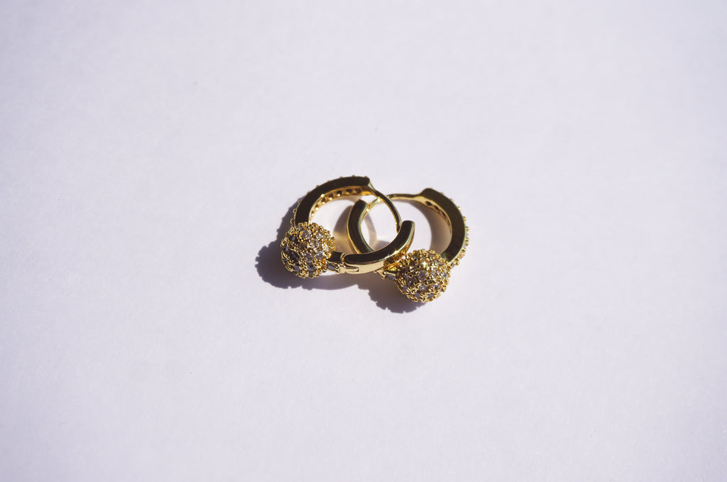 Huggies con bolita de zirconia