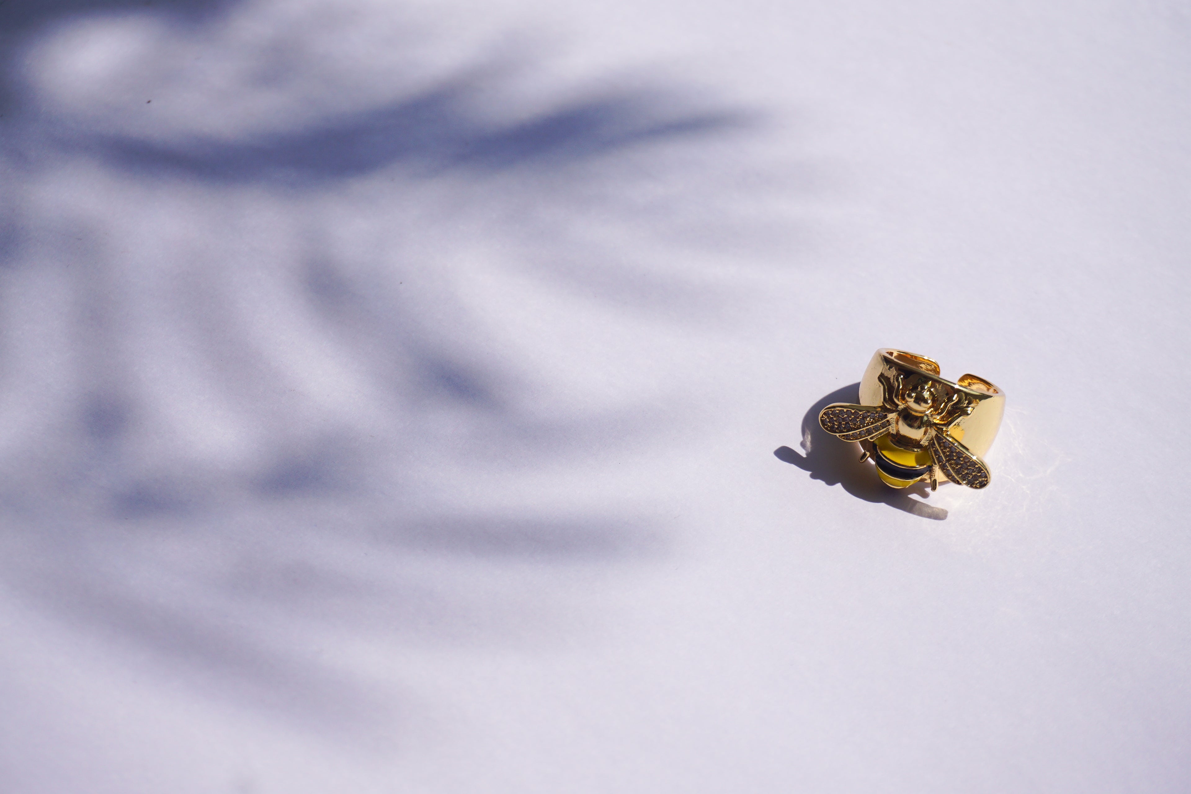 Anillo de chapa de oro ajustable de abejas