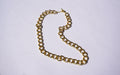 Cadena dorada de eslabones