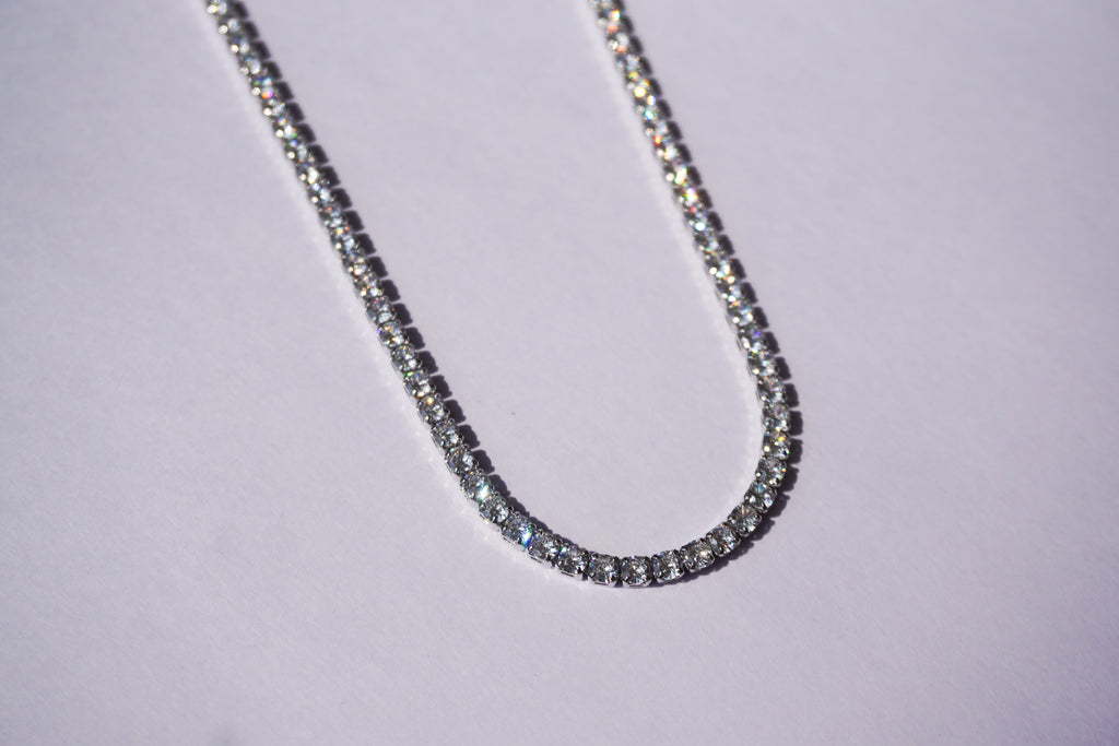 Chocker tennis plateado