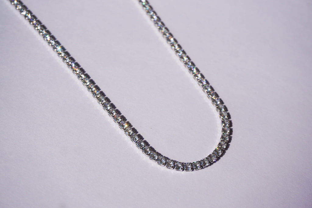 Chocker tennis plateado