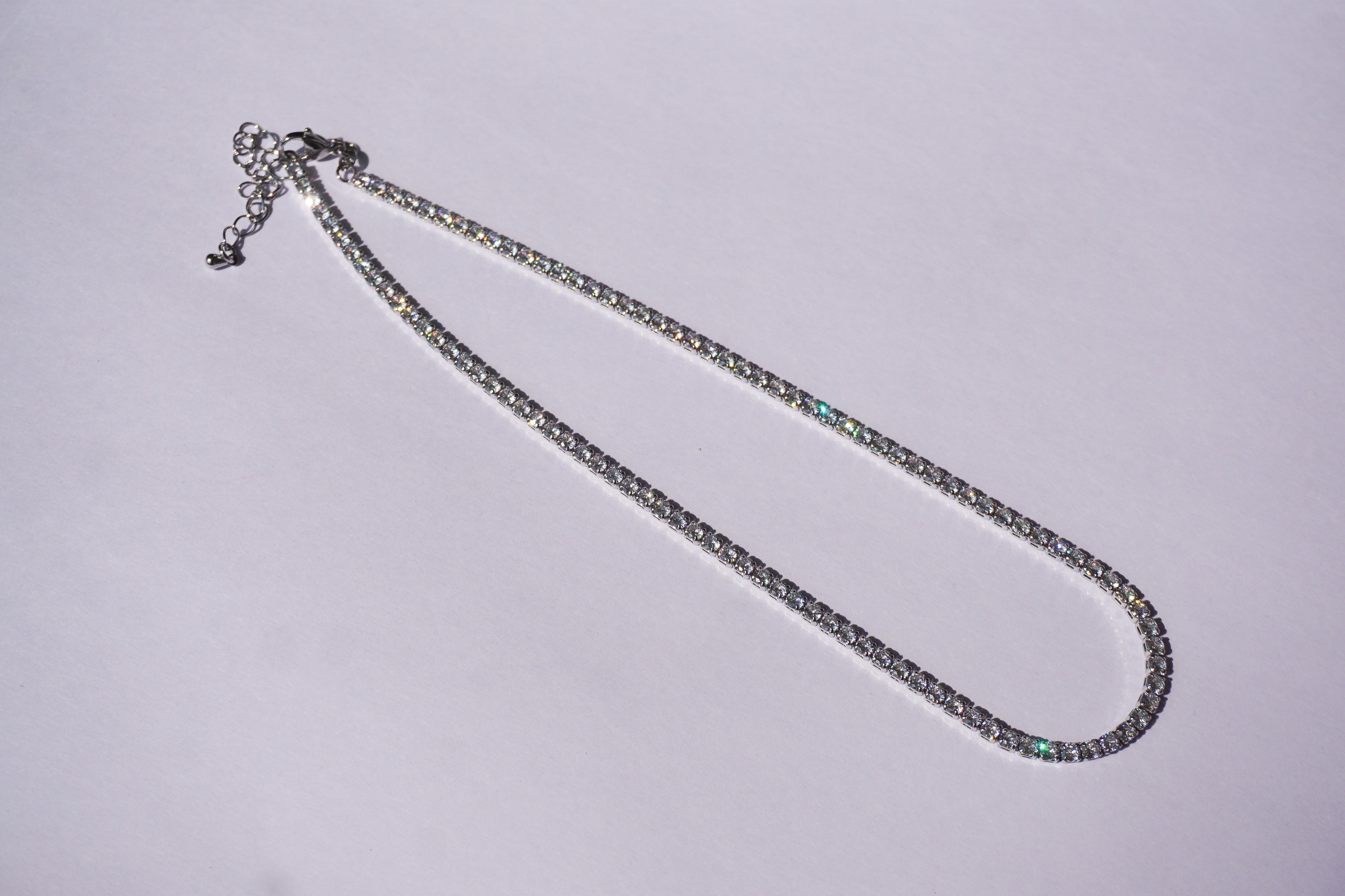 Chocker tennis plateado