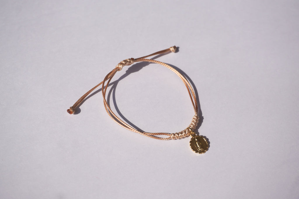 Pulsera de hilo con Virgen de Guadalupe