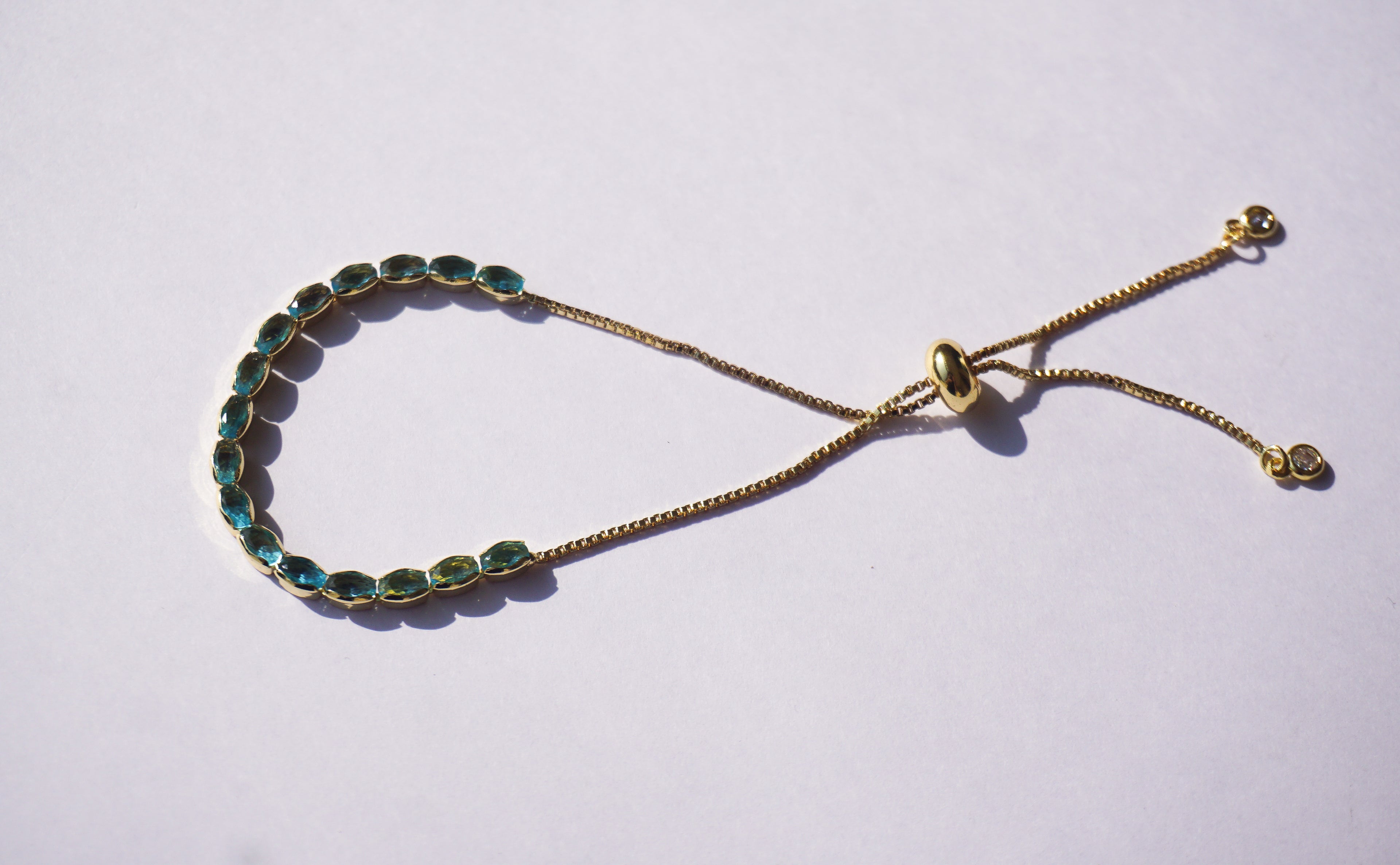 Pulsera tennis dorada con zirconias ovaladas