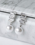 Aretes de perla y cascada de cristales baguette