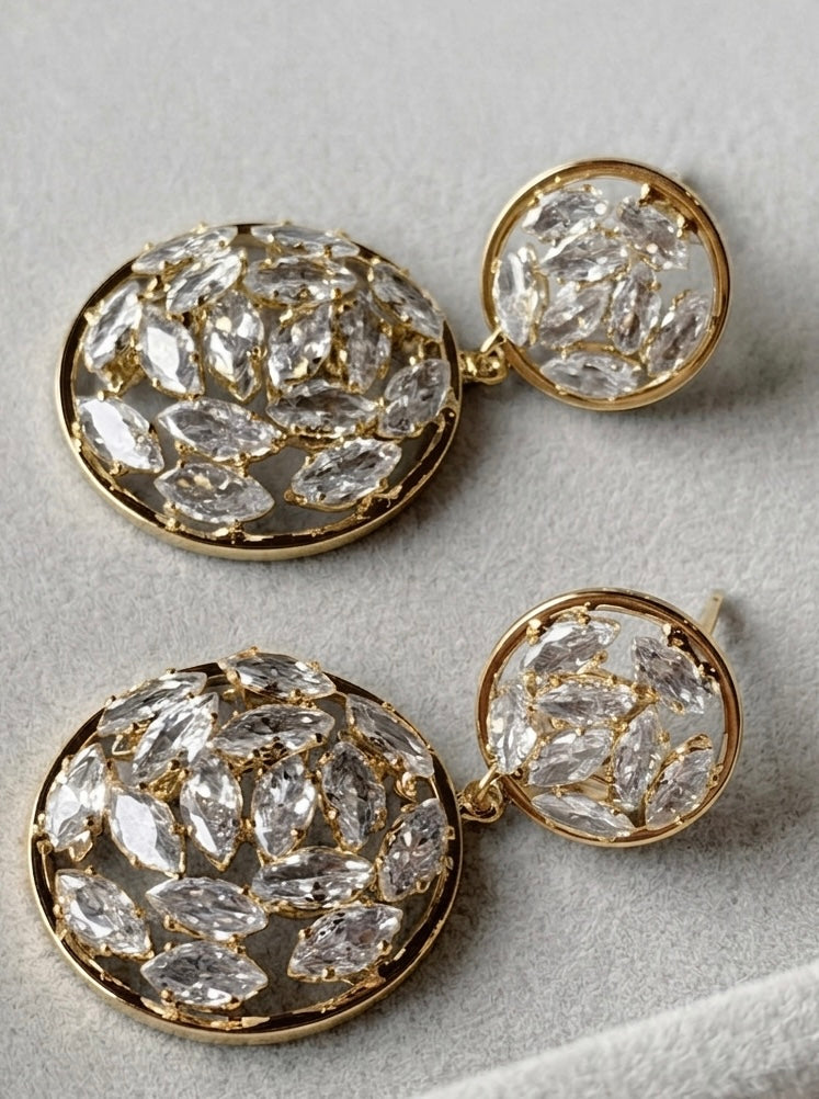 Aretes colgantes con círculos de cristales marquise