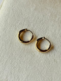 Huggies de chapa de oro