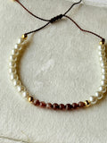 Pulsera de hilo con perlas y piedras naturales
