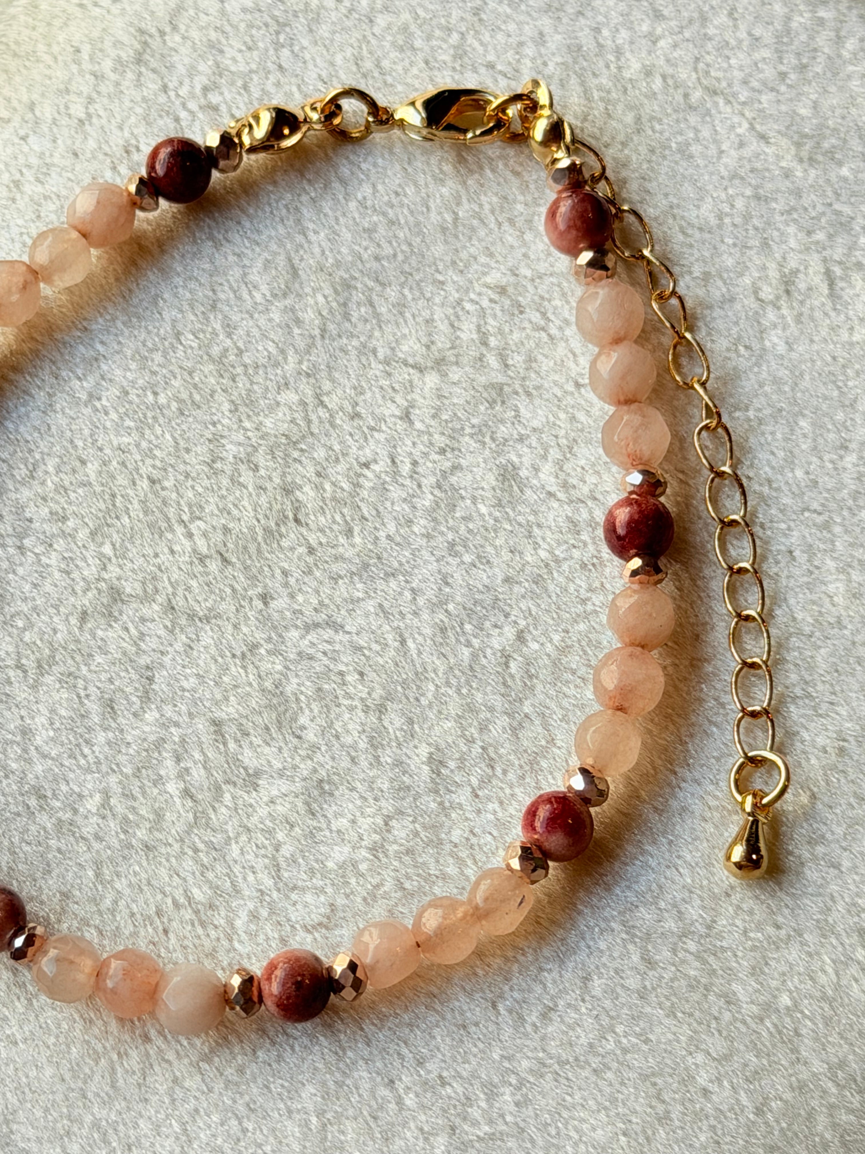 Pulsera con cristales y piedras naturales