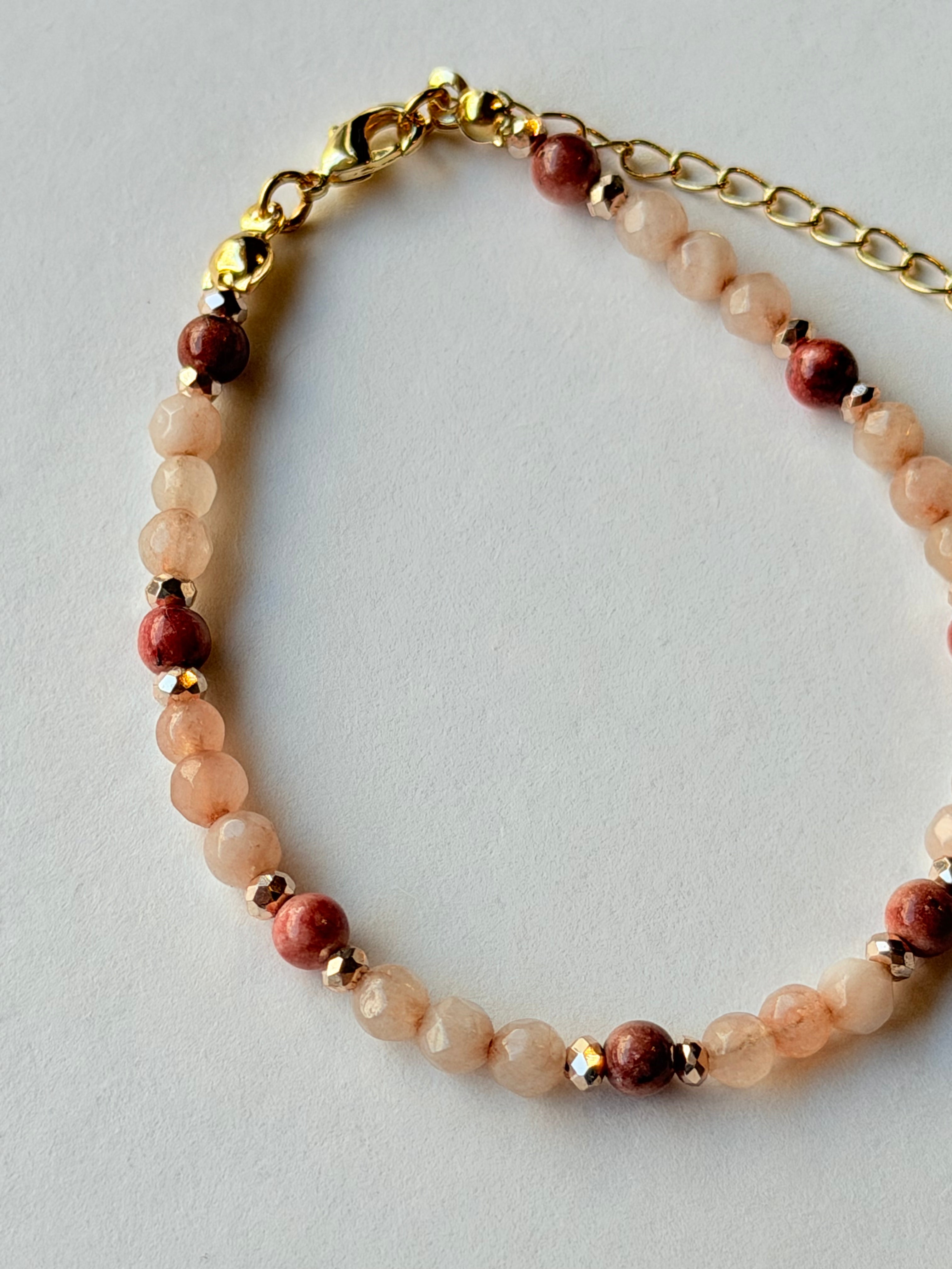 Pulsera con cristales y piedras naturales