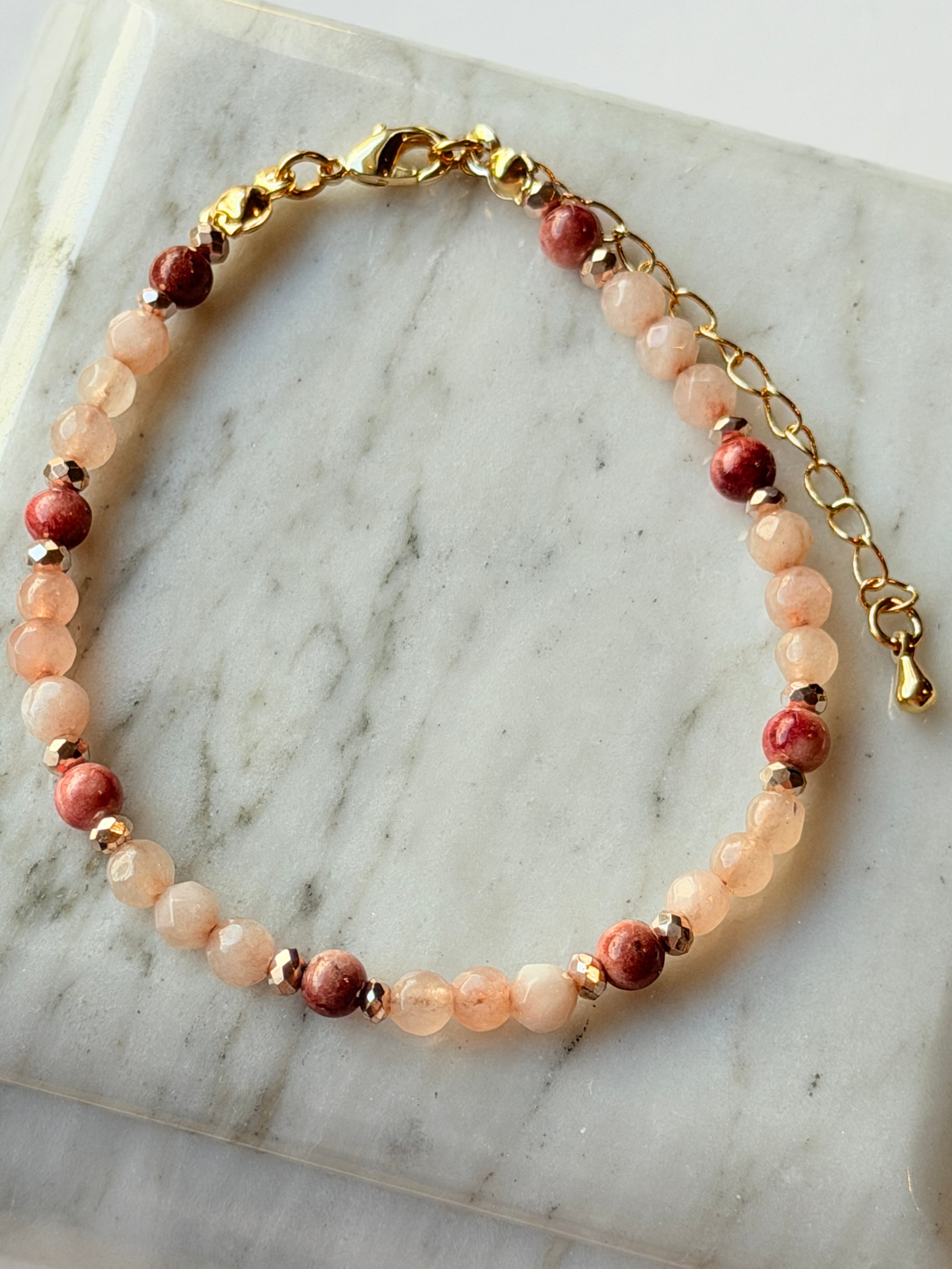 Pulsera con cristales y piedras naturales