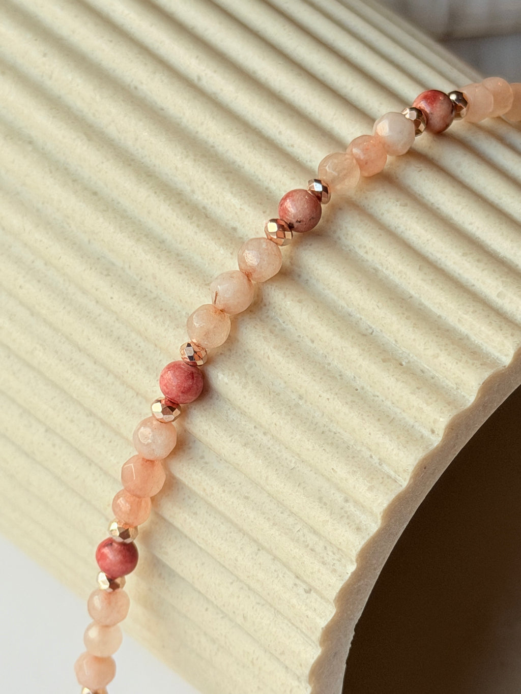 Pulsera con cristales y piedras naturales