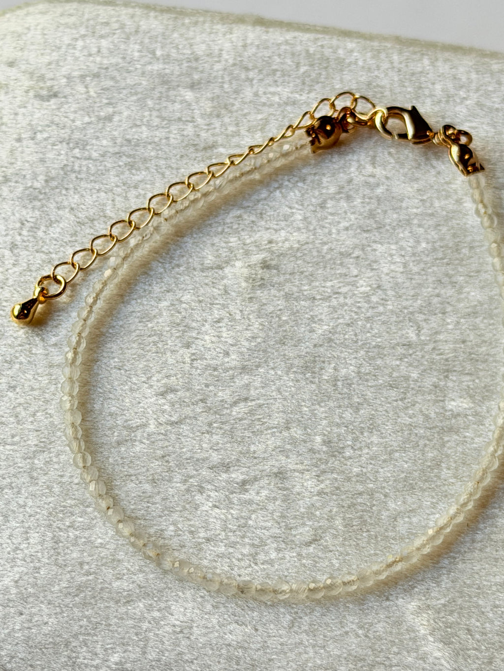 Pulsera de cristales blancos
