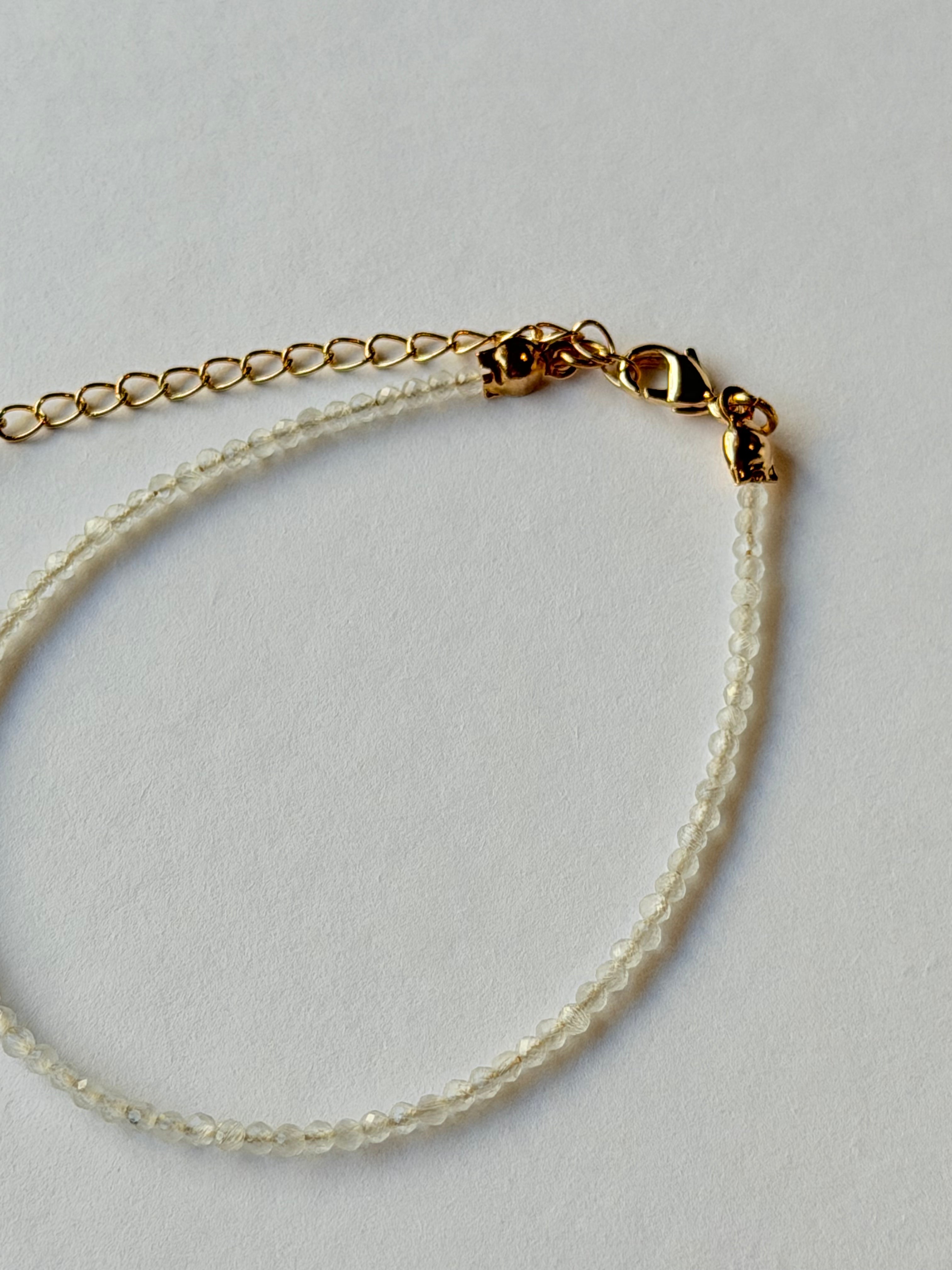 Pulsera de cristales blancos
