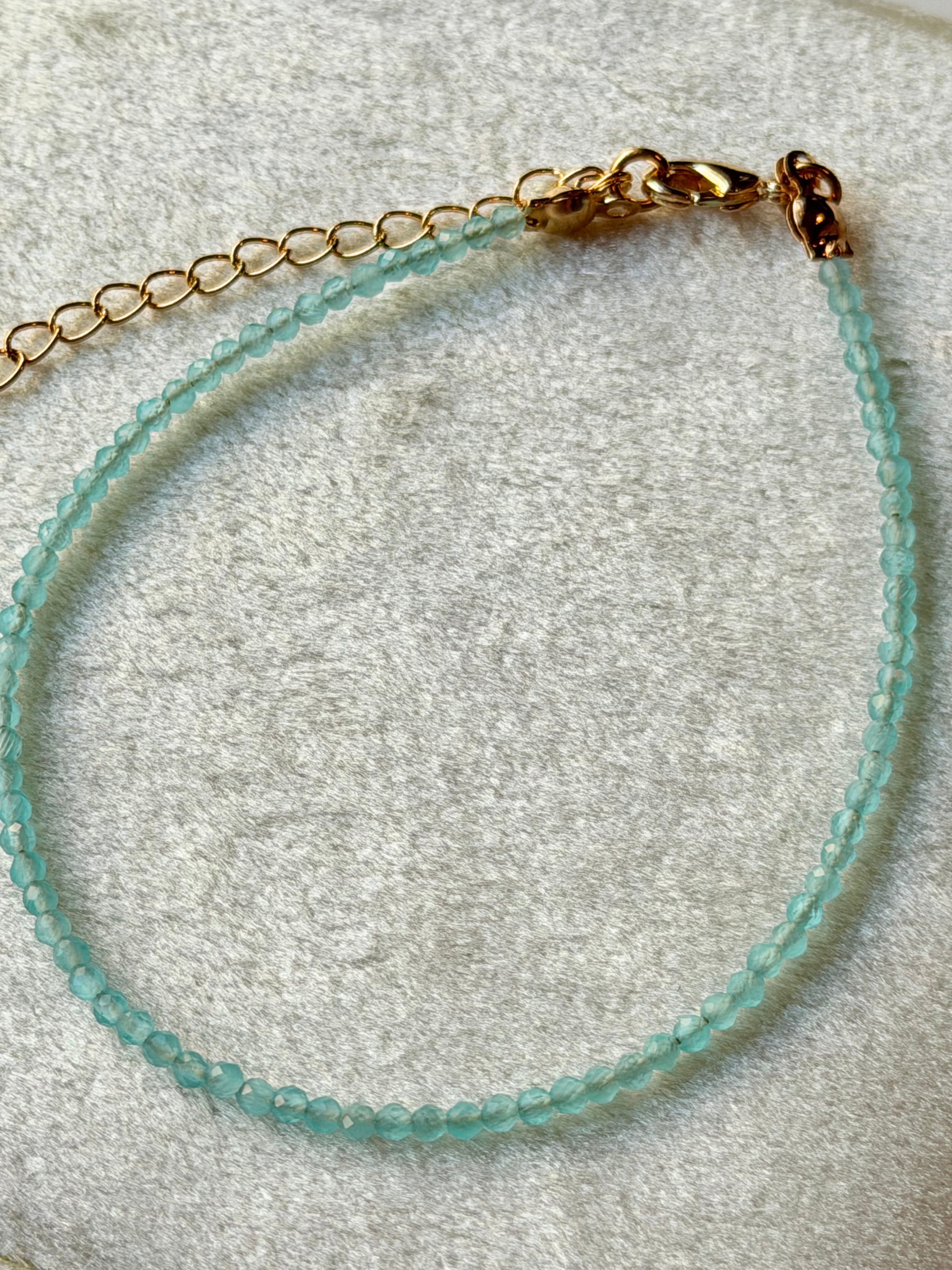 Pulseras de cristales celestes