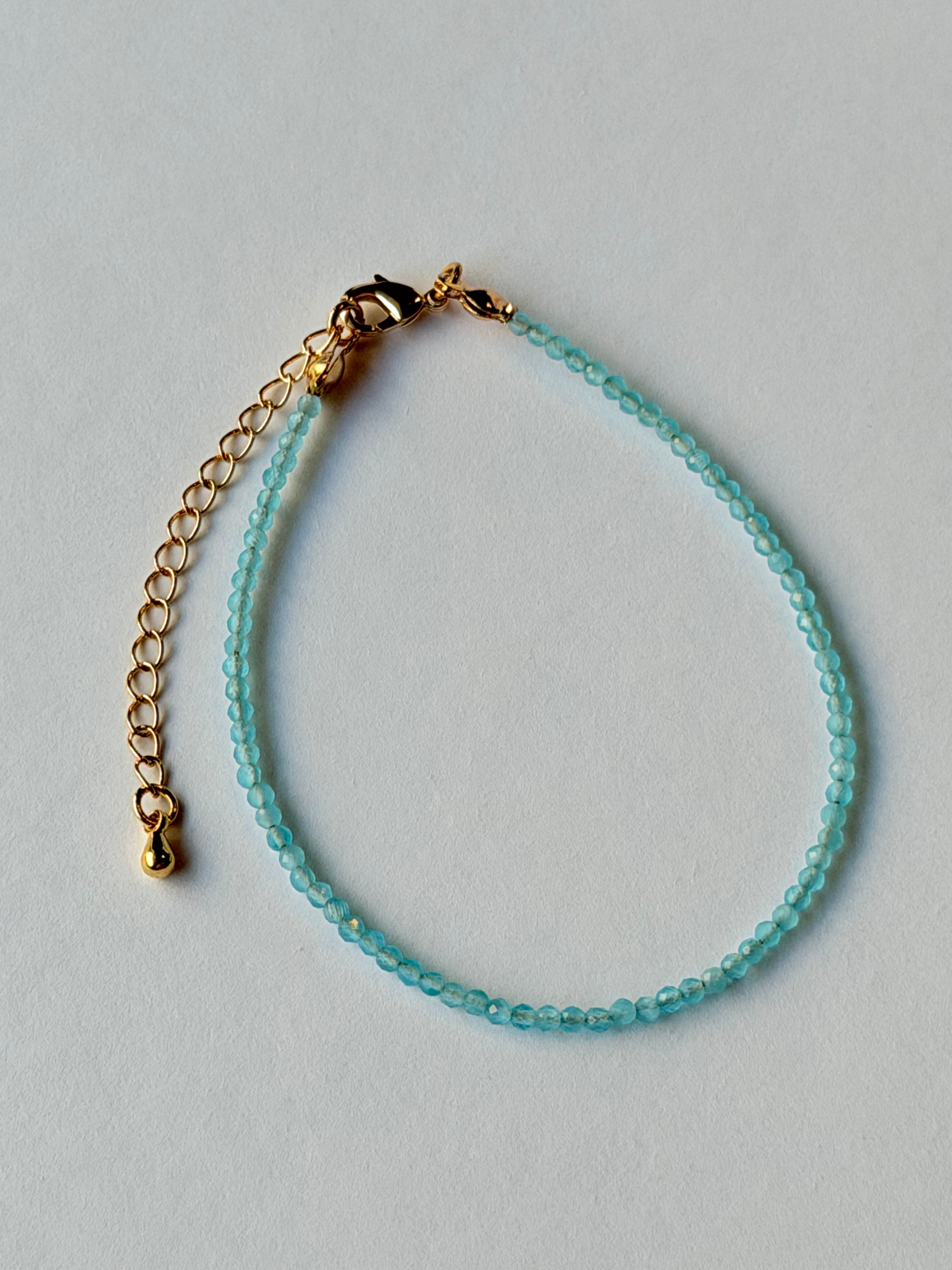 Pulseras de cristales celestes
