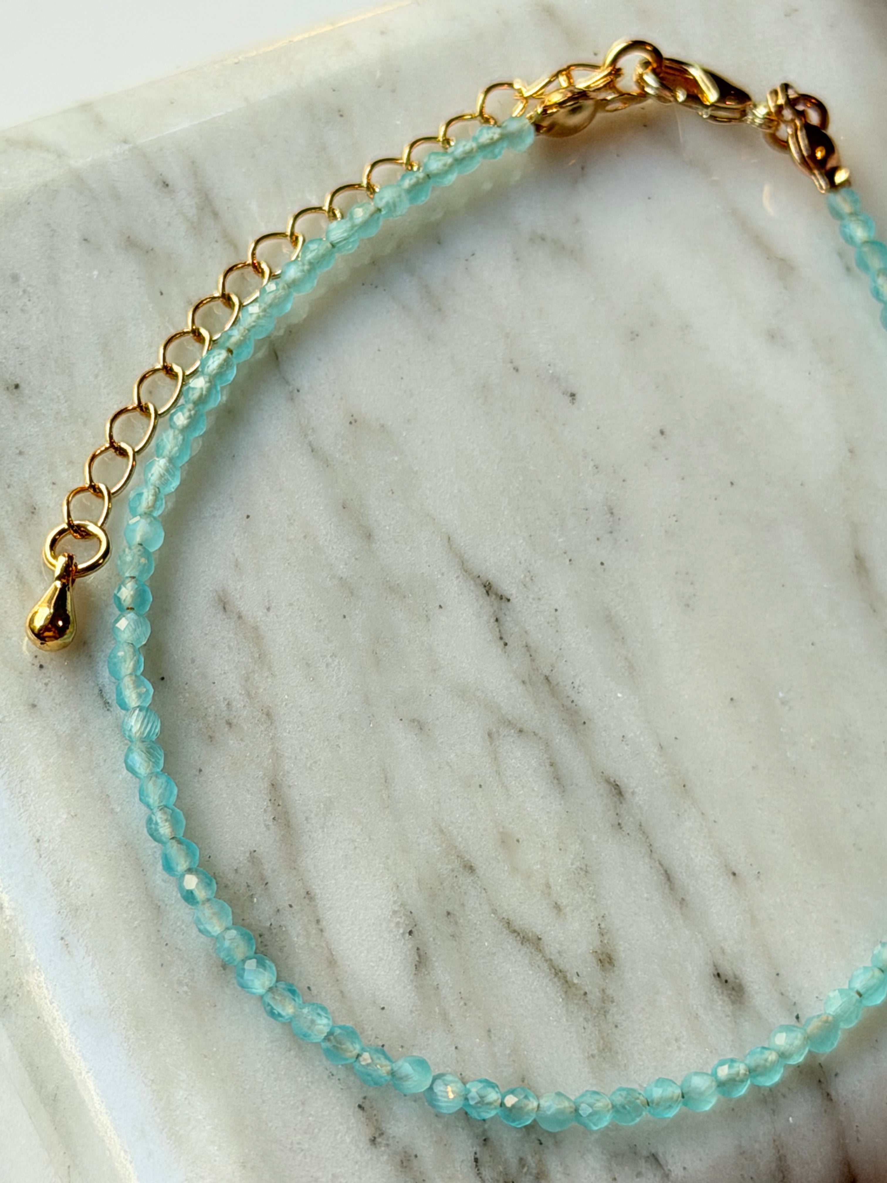 Pulseras de cristales celestes