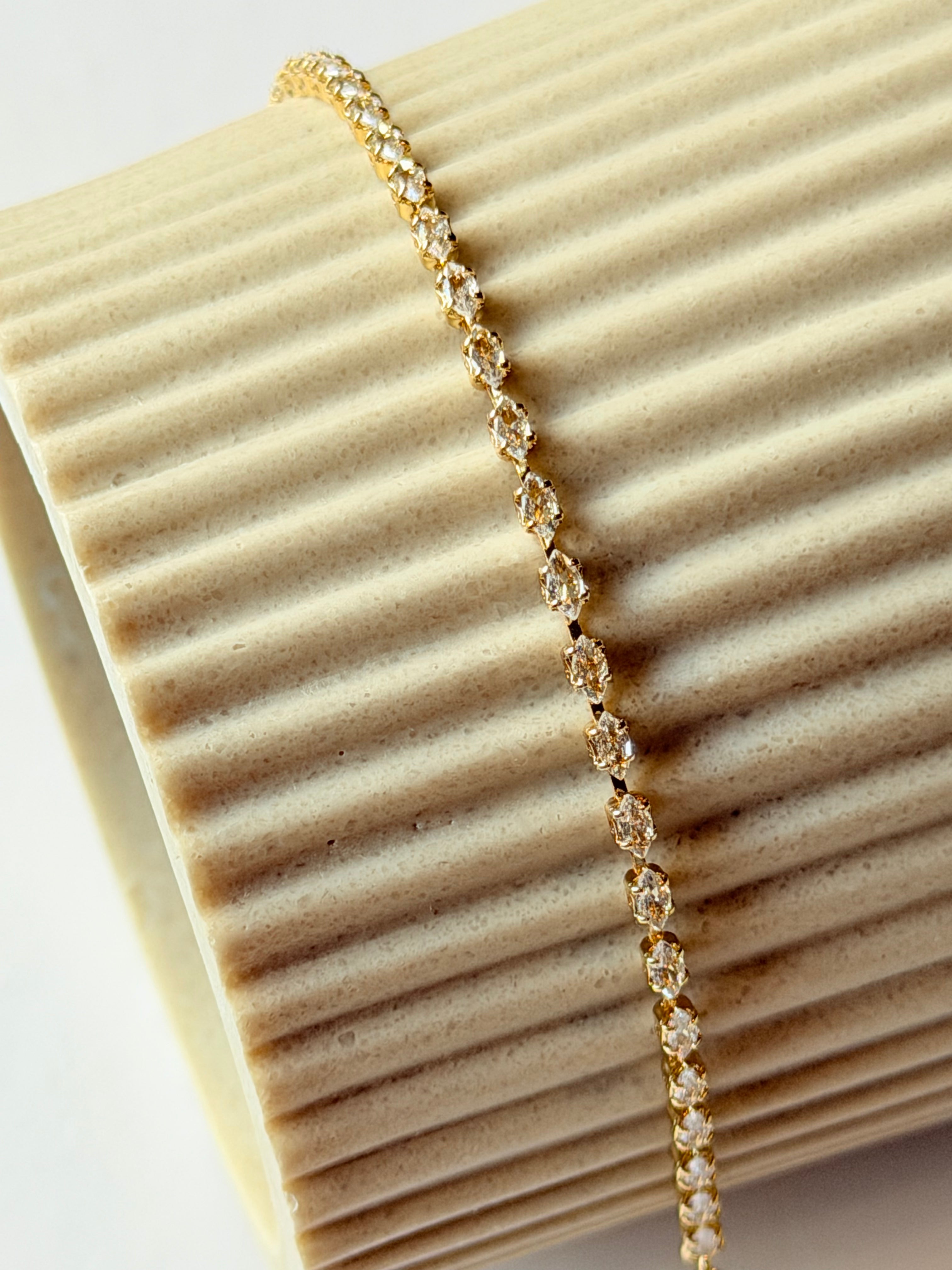 Pulsera de chapa de oro con zirconias