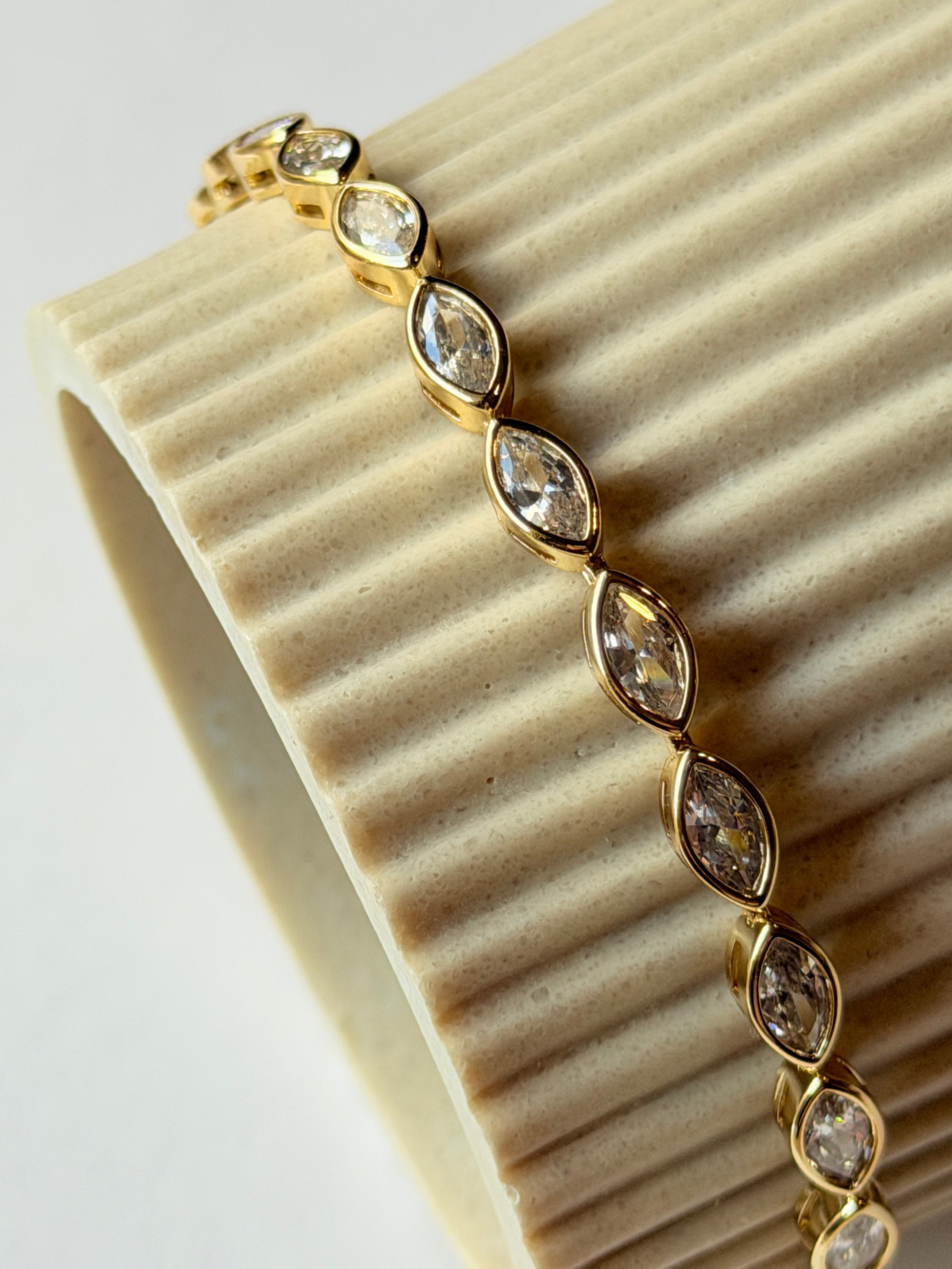 Pulsera tennis marquise en montura biselada