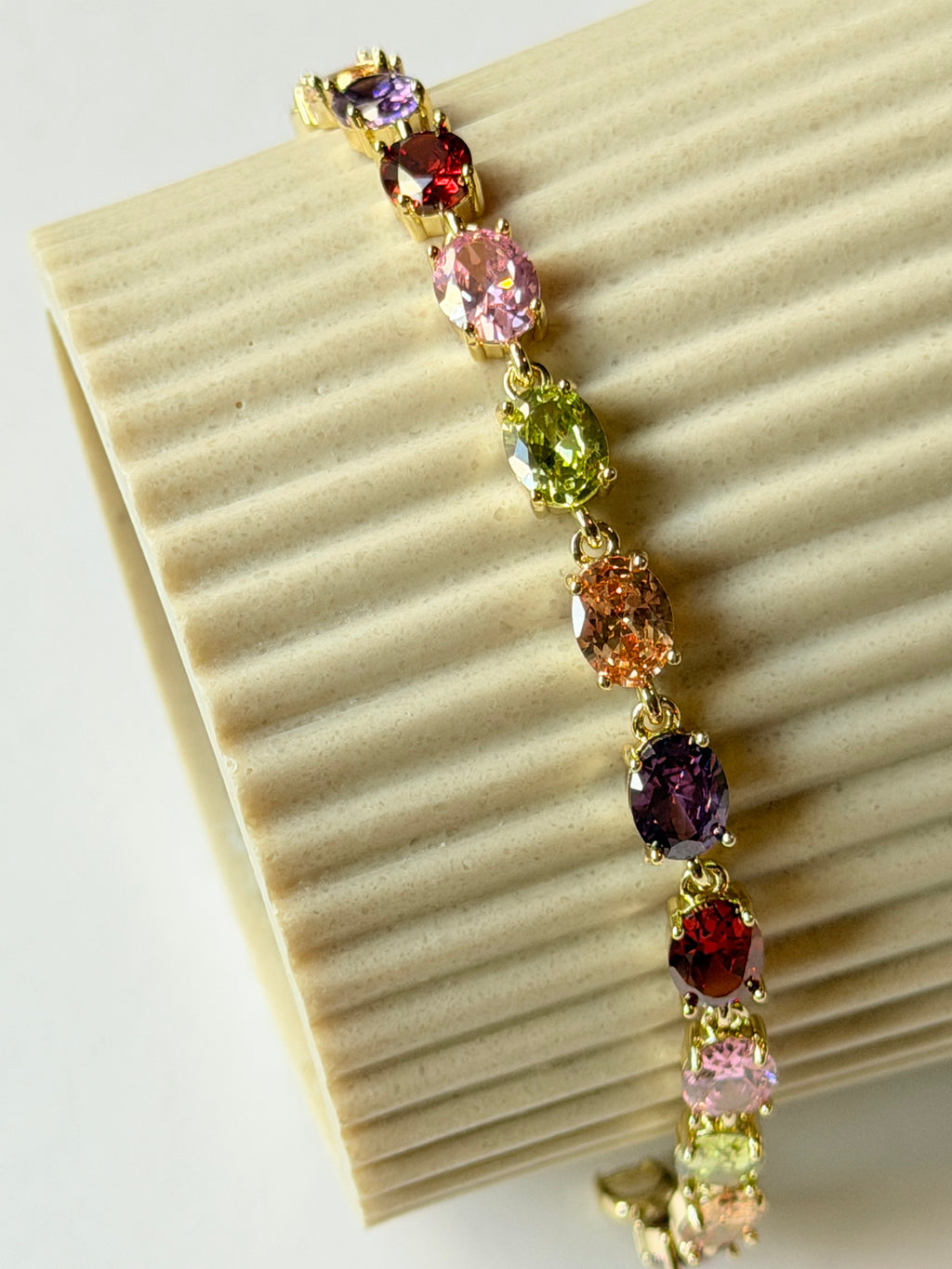 Pulsera tennis ovalada con zirconias multicolor