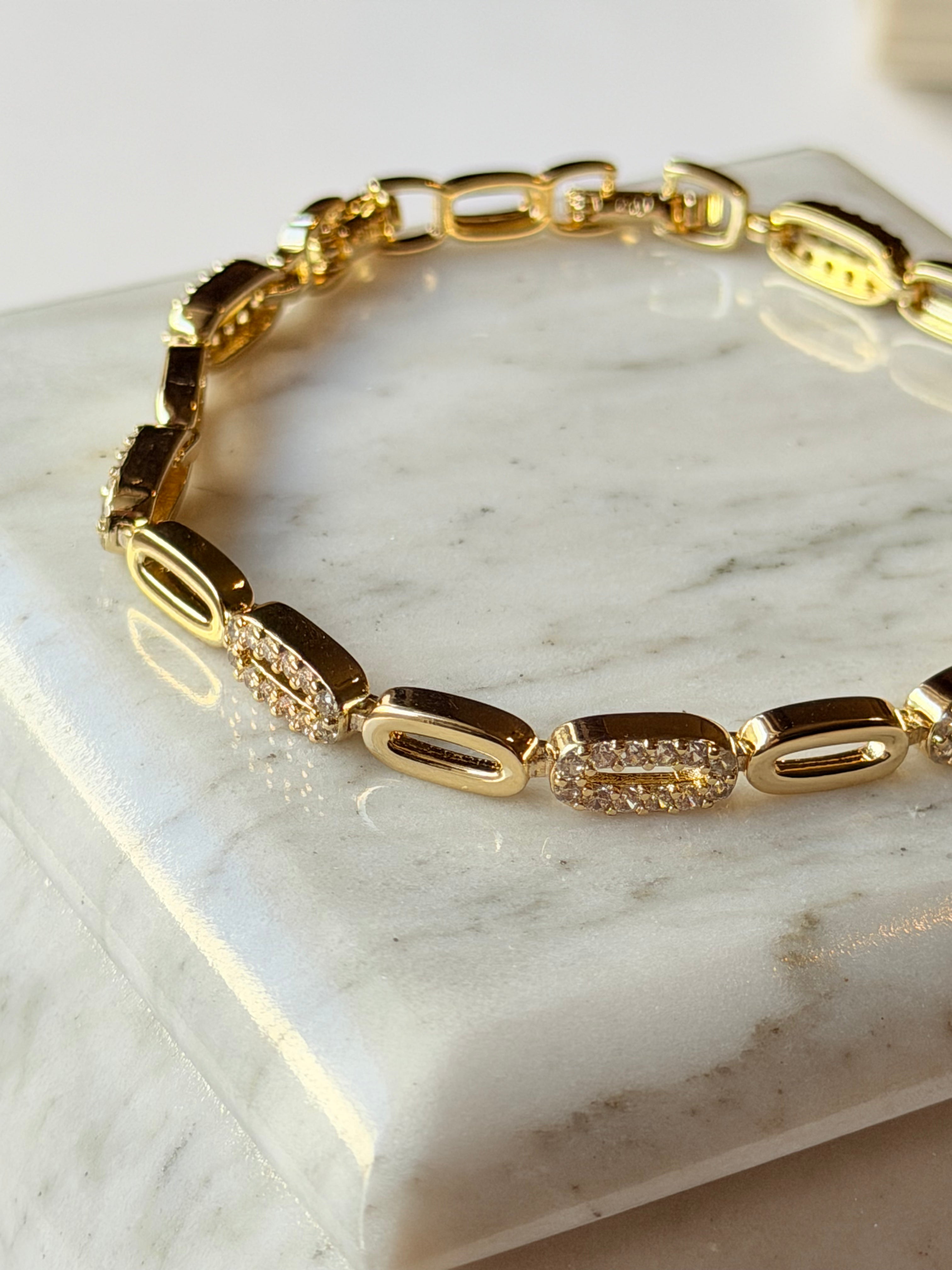 Pulsera eslabones paperclip en chapa de oro