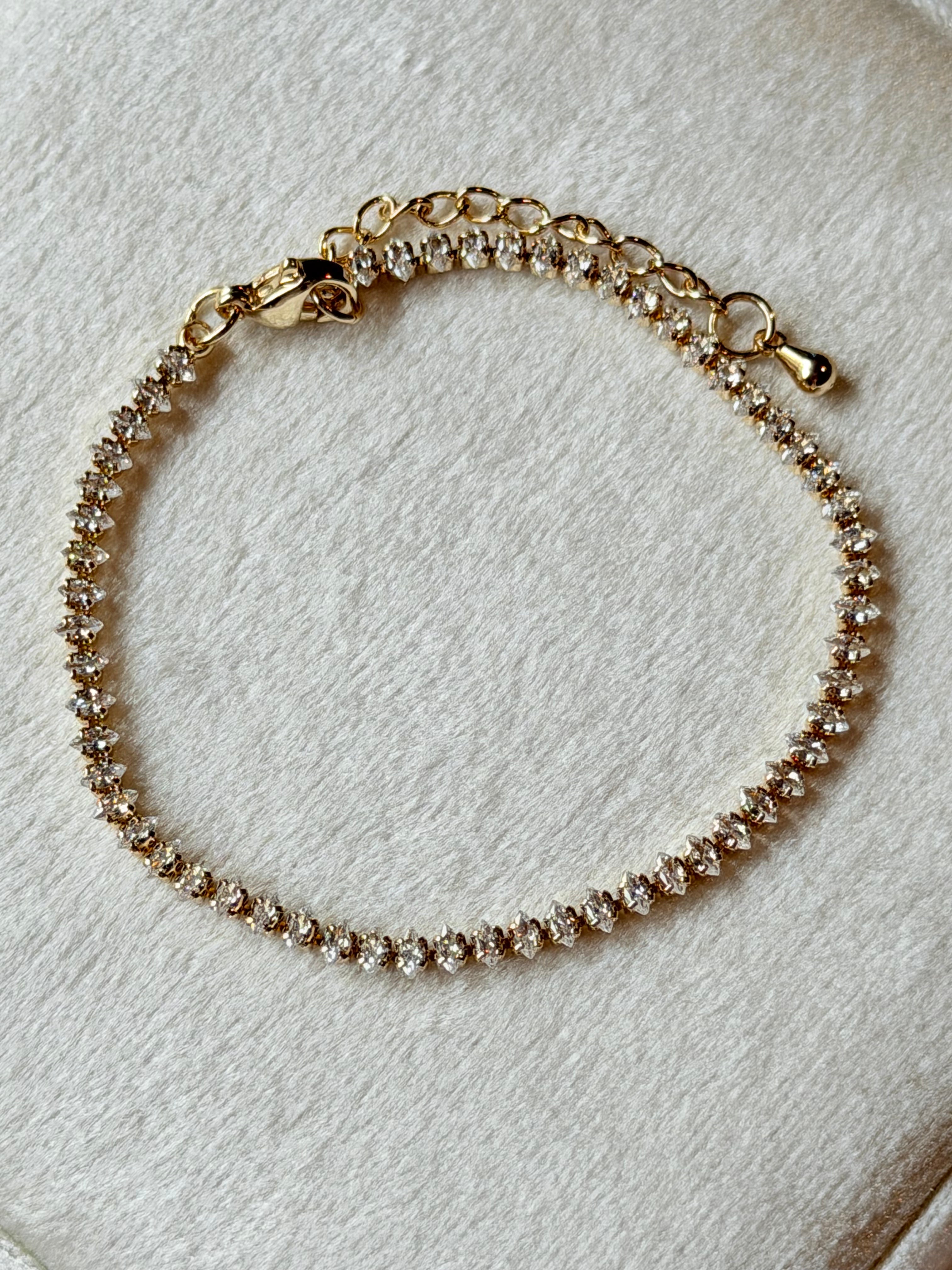 Pulsera tennis dorada con zirconias
