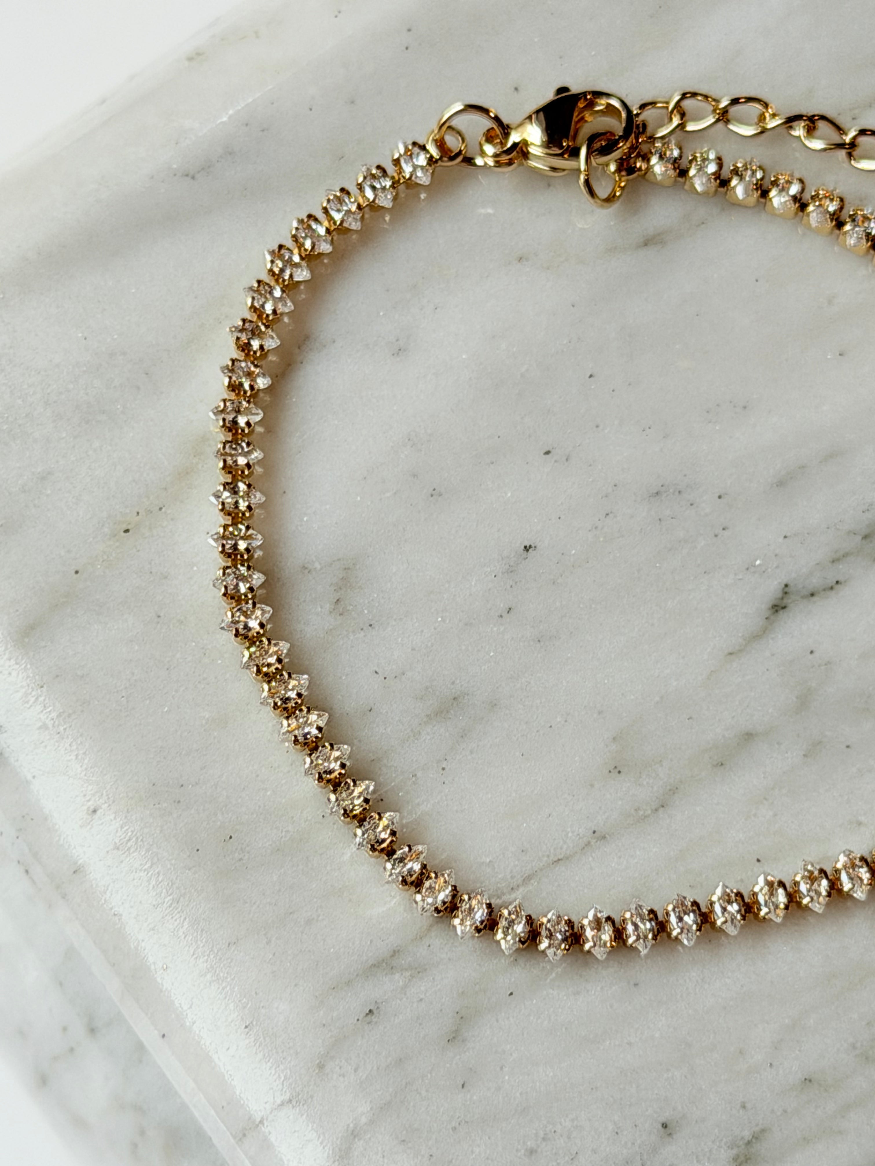 Pulsera tennis dorada con zirconias