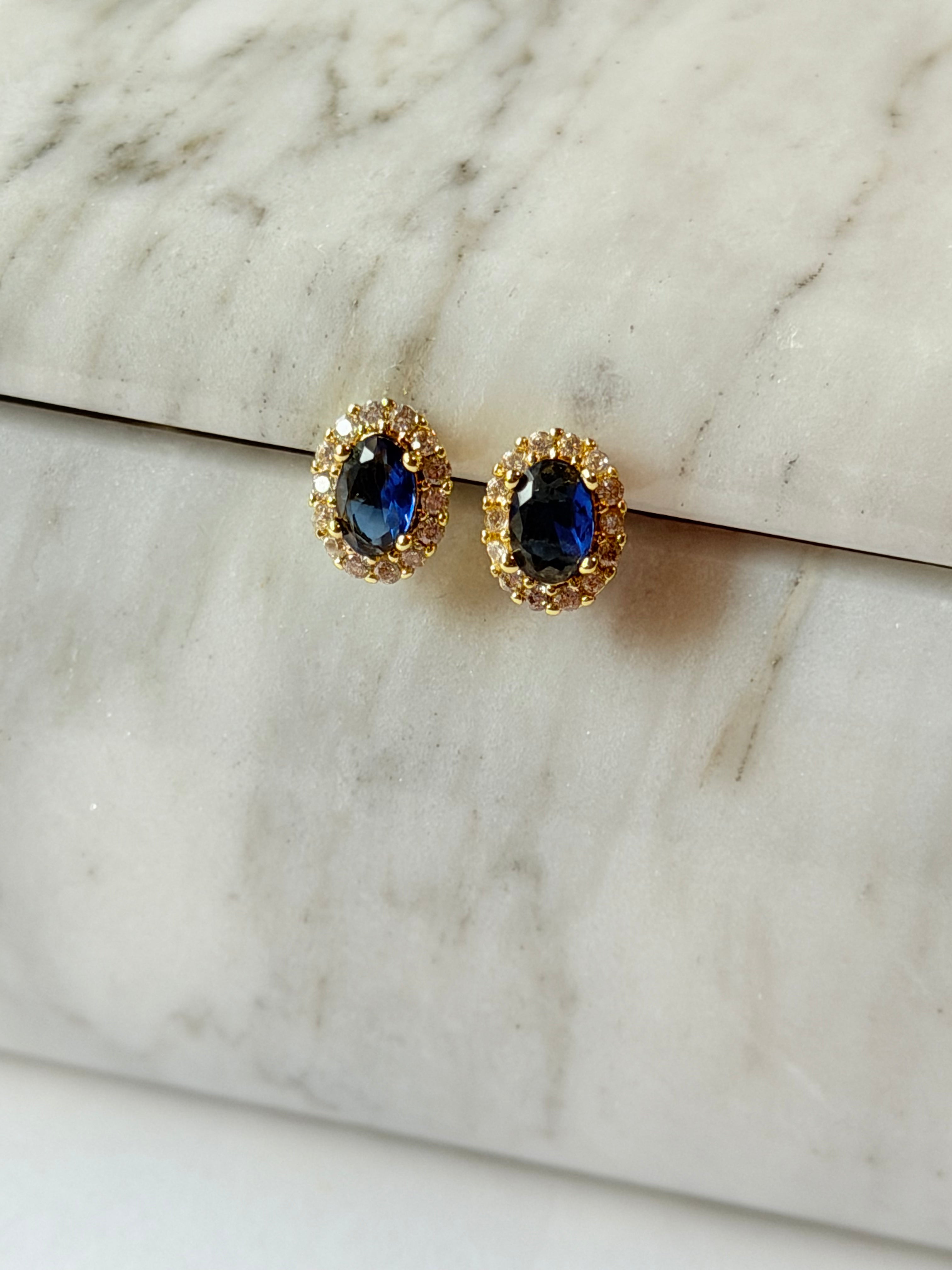 Mini broquel con piedra de cristal y zirconias