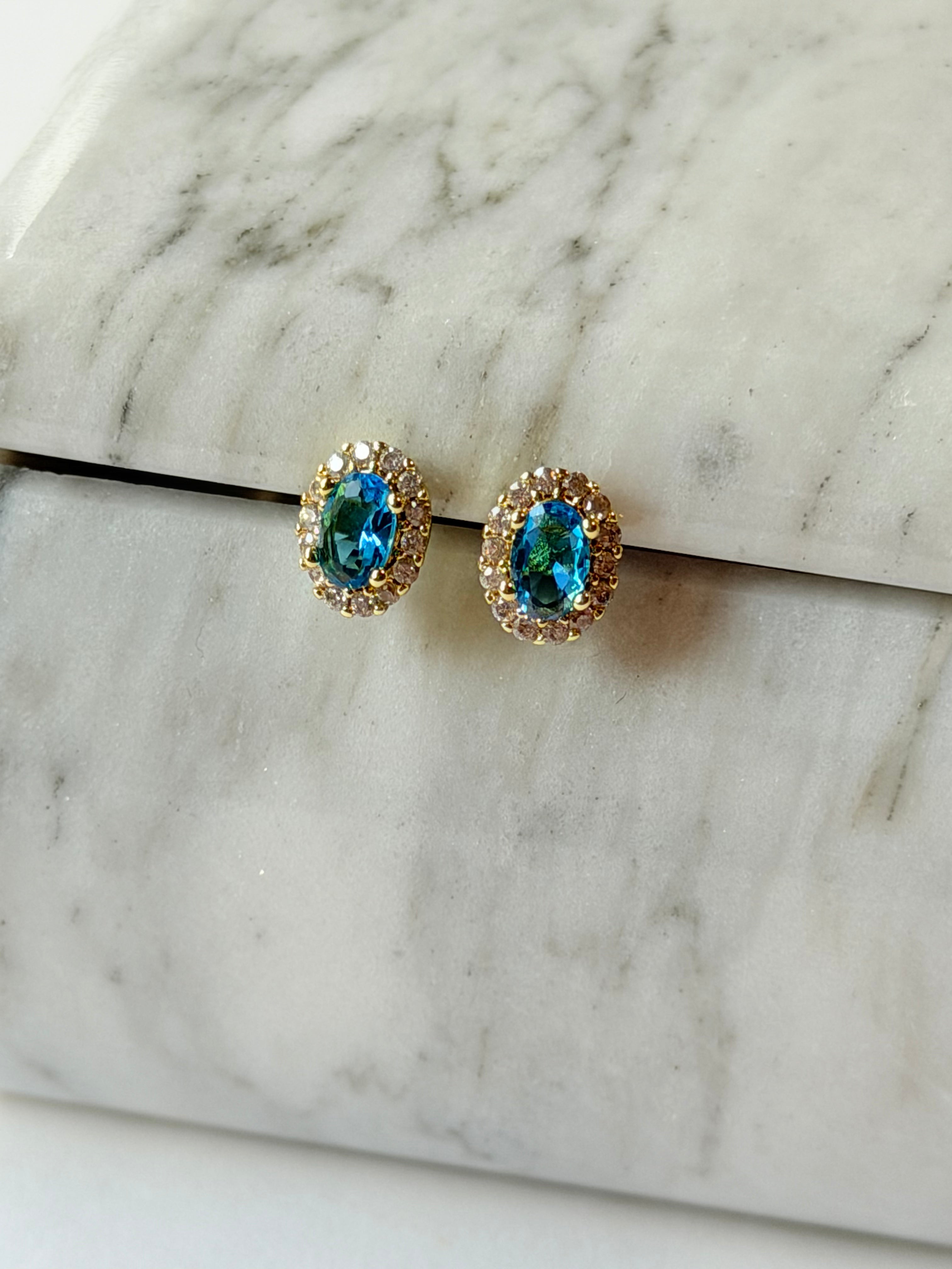 Mini broquel con piedra de cristal y zirconias