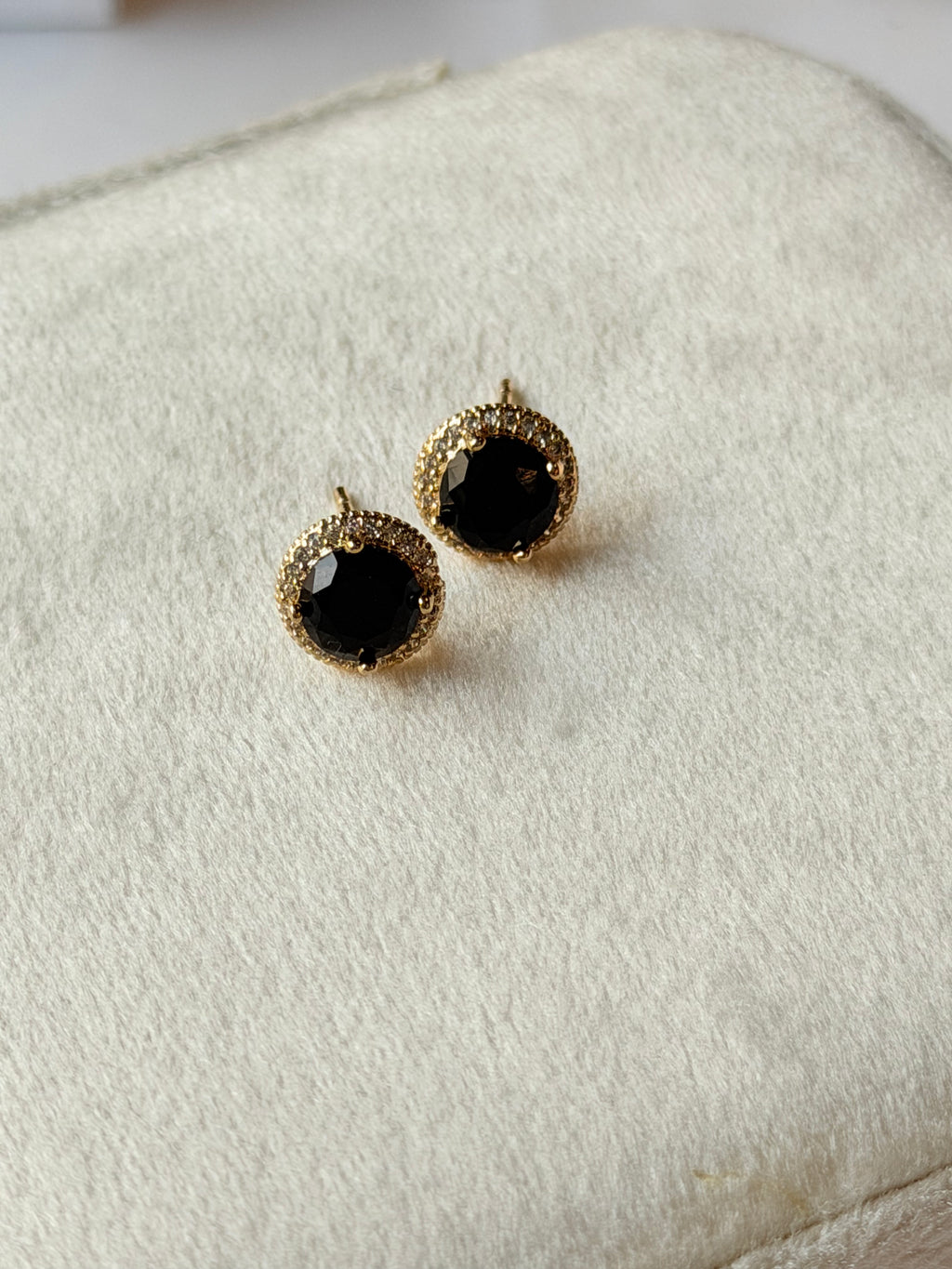 Broquel de cristal con zirconias