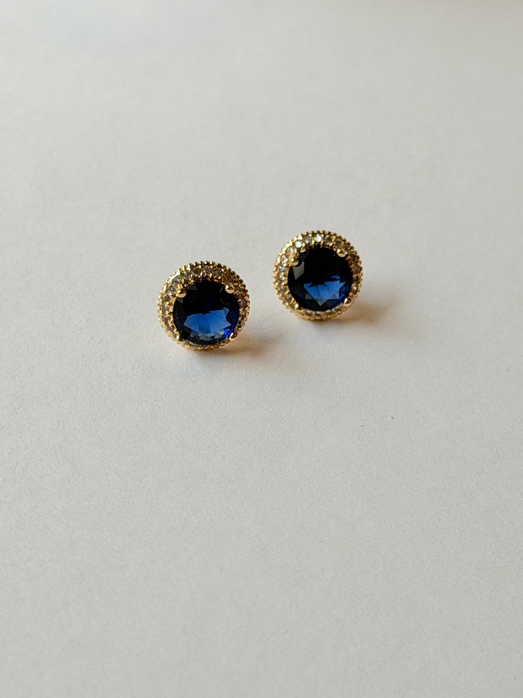 Broquel de cristal con zirconias