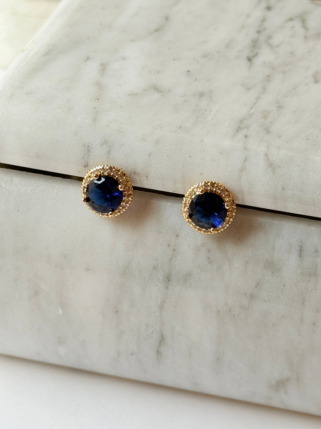 Broquel de cristal con zirconias