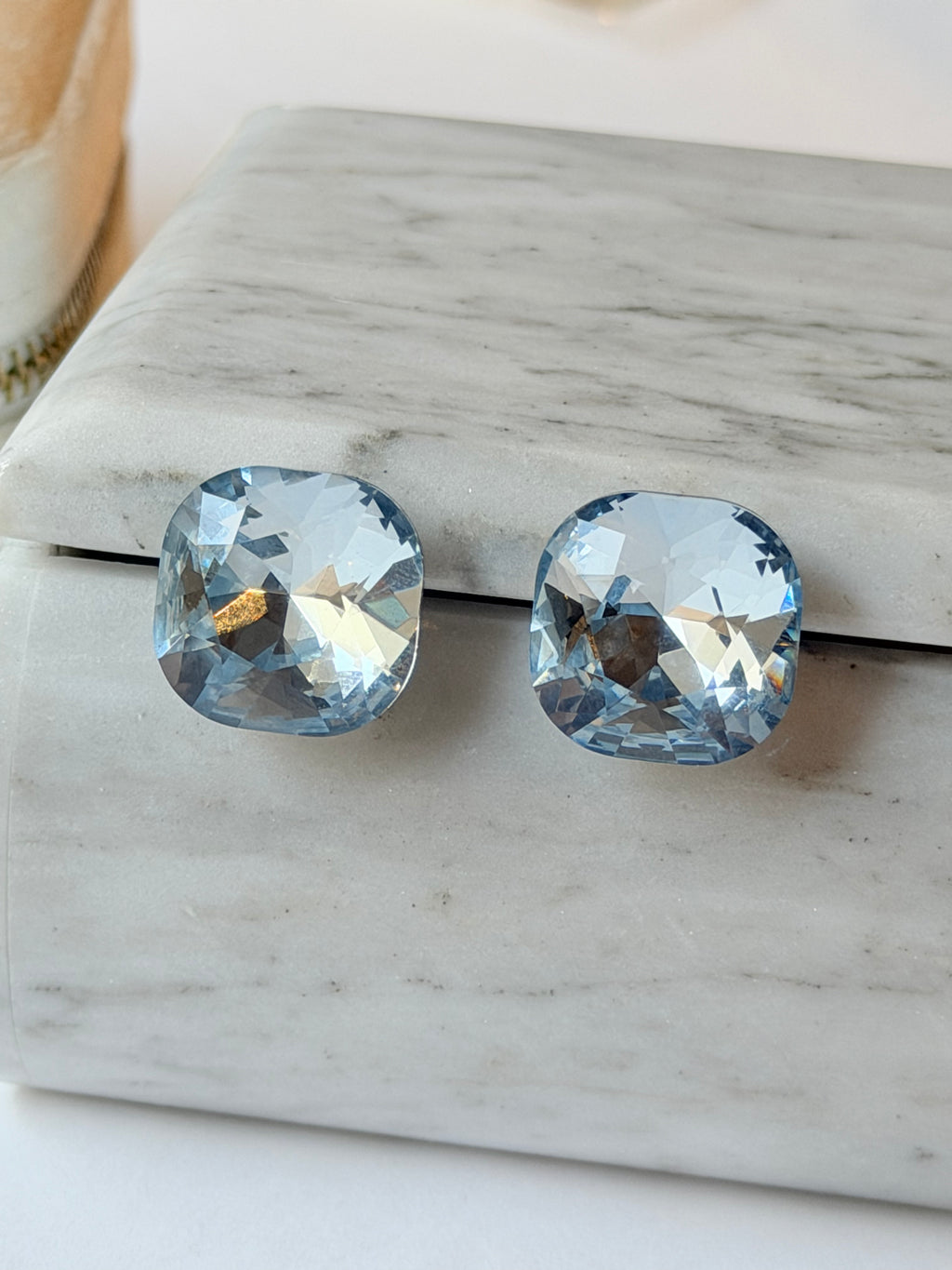 Broquel cuadrado de cristal